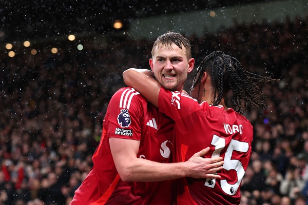 Manchester United: De Ligt dẫn dắt hàng thủ trẻ, vững vàng chinh phục mùa giải mới