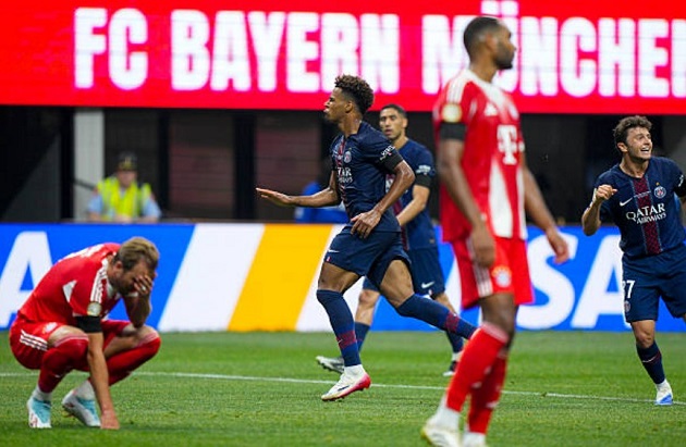 PSG đại thắng Bayern Munich trong trận cầu kịch tính đầy tranh cãi