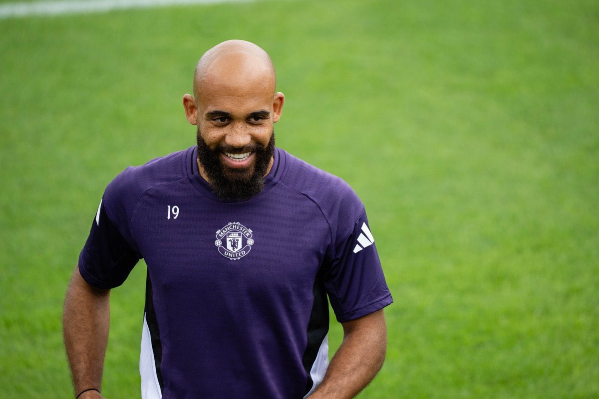 Man United nhắm mục tiêu tiền vệ phòng ngự sau khi chiêu mộ thành công Bryan Mbeumo