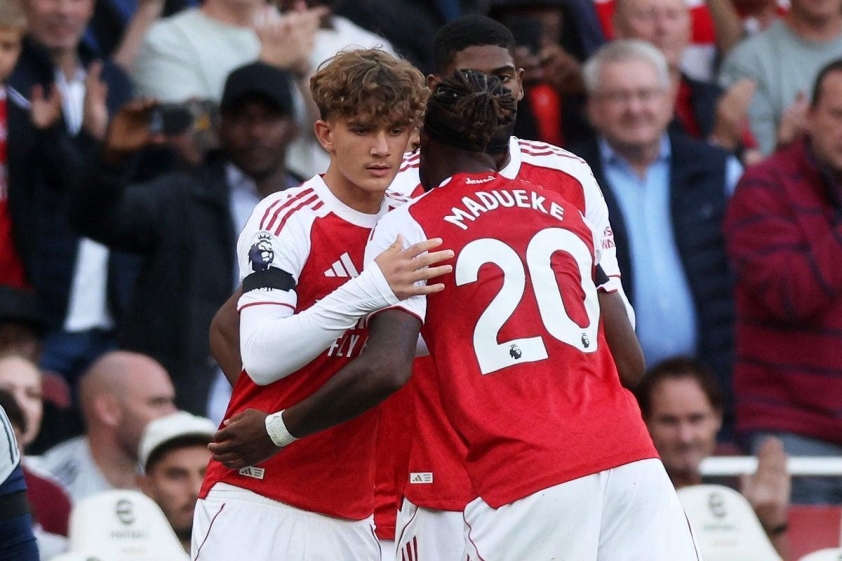 Tương lai của Dowman tại Arsenal