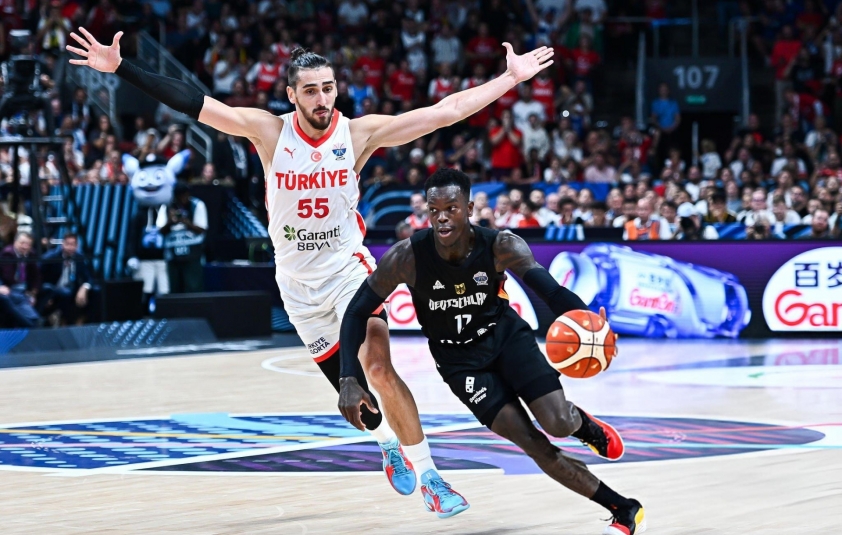 Dennis Schroder dẫn dắt tuyển Đức